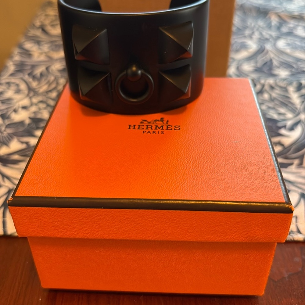 Hermès Collier de Chien Aluminium Sunset Cuff Bracelet in Noir Intense